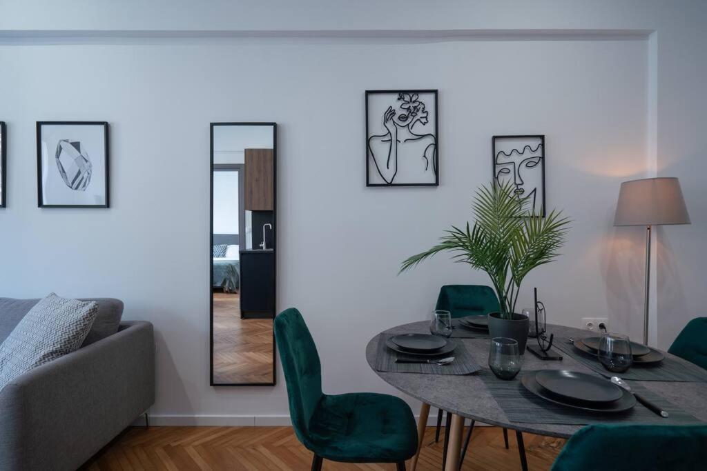 Athens Heart: Downtown Home Εξωτερικό φωτογραφία